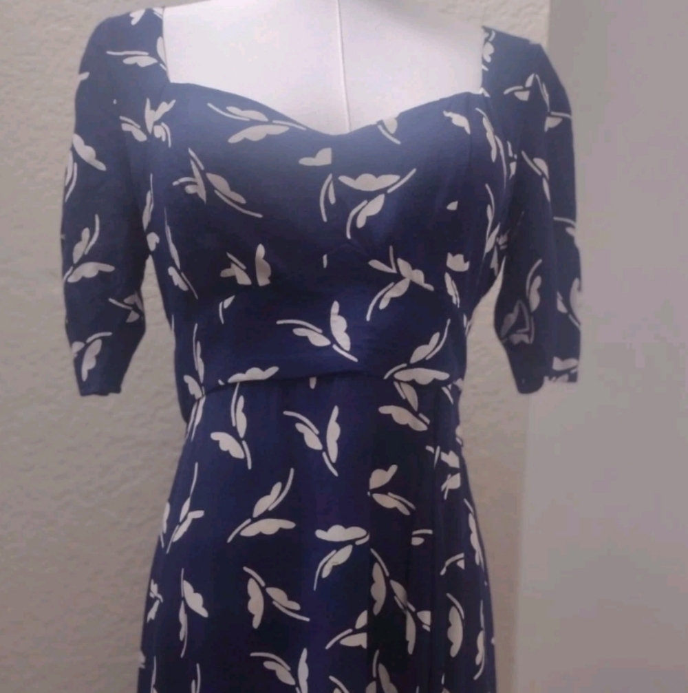 Maeve Navy Floral Sweetheart Midi Dress